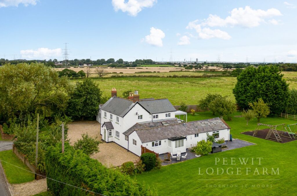 Cryers Lane, Thornton-Le-Moors, CH2