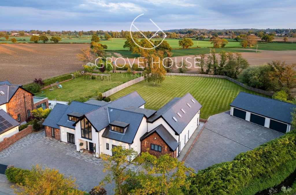 Llyndir Lane, Rossett, LL12