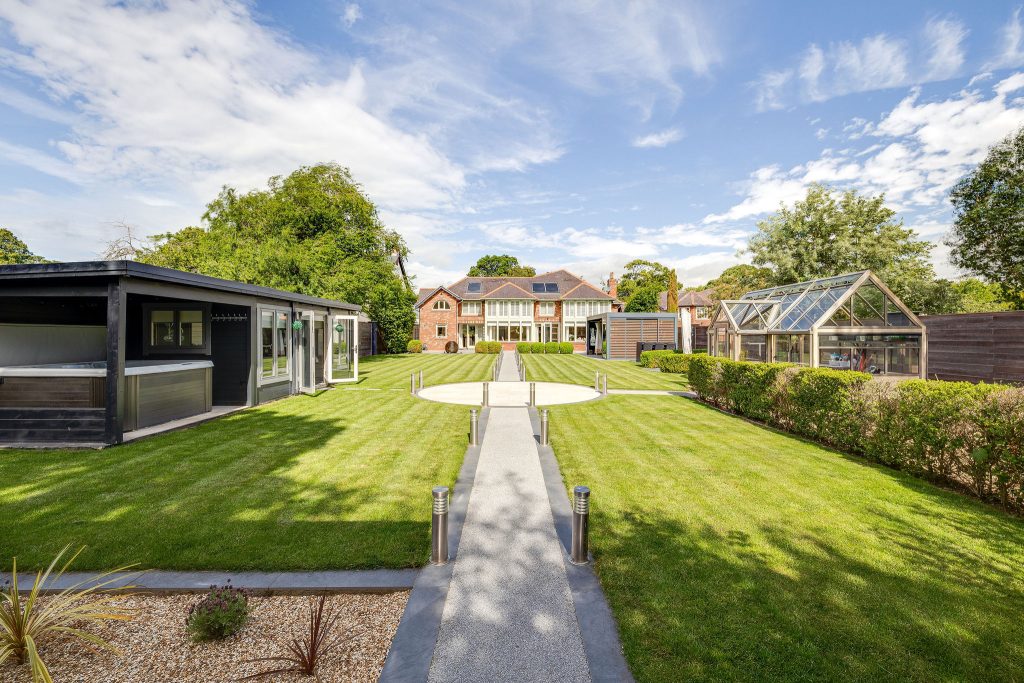 Chester Road, Rossett, LL12