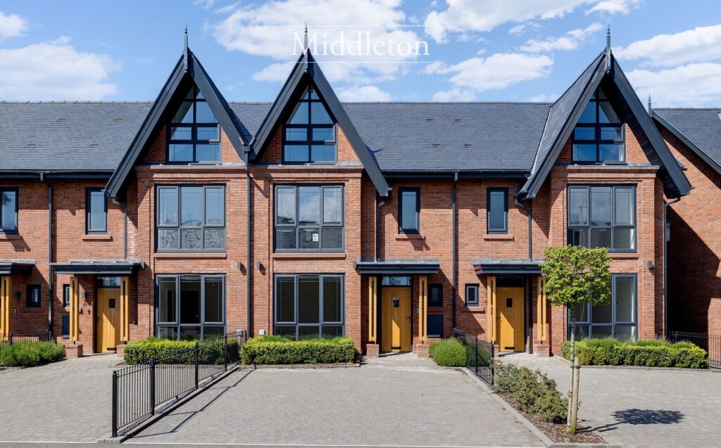Beaufort Court, Lache Lane, CH4